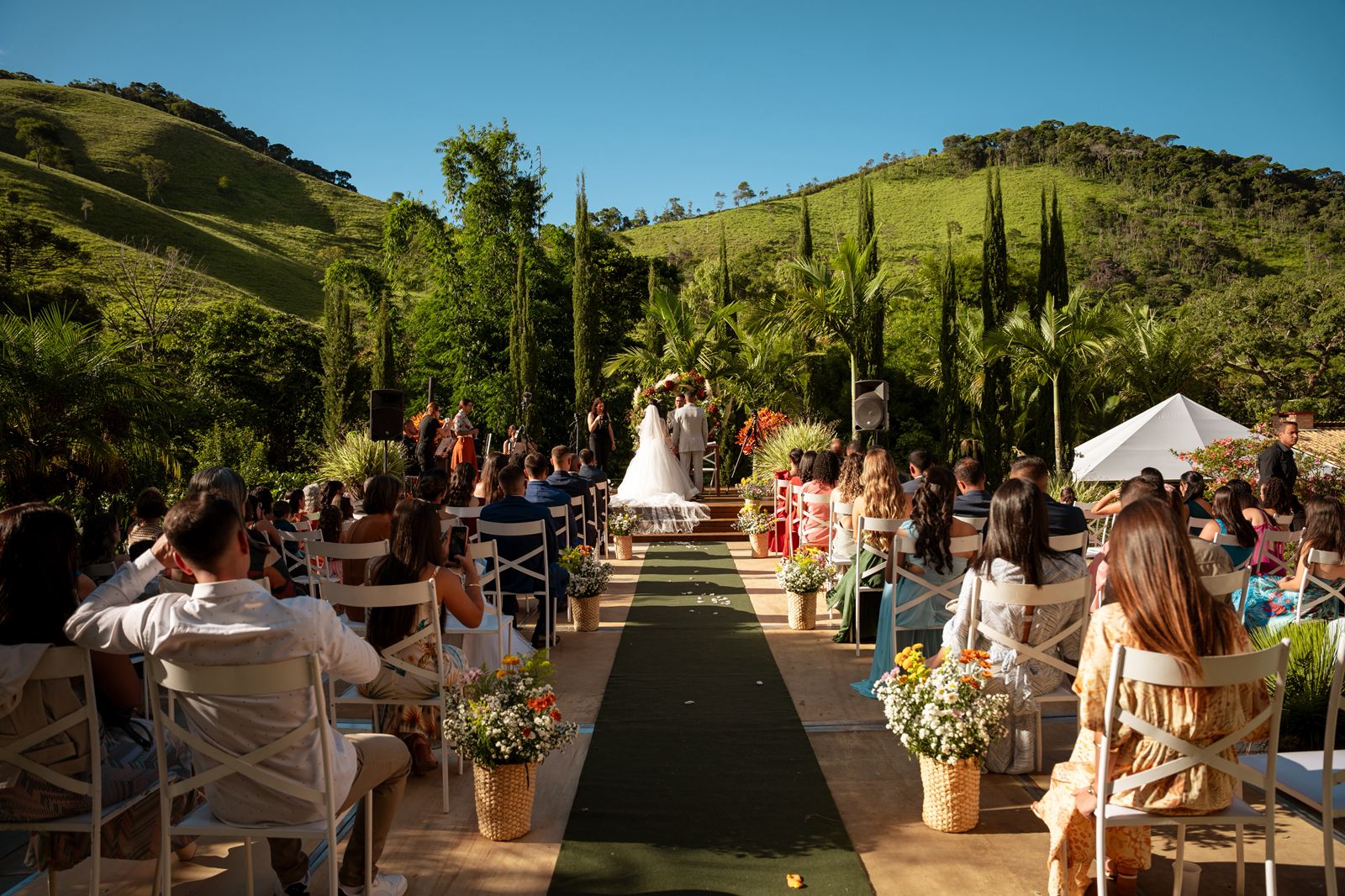 Cerimônia de casamento ao ar livre